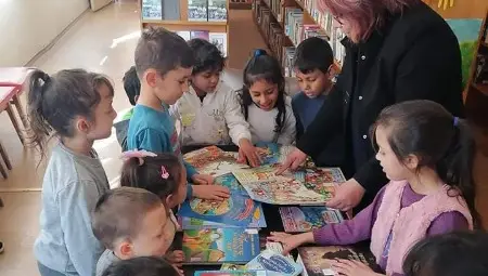 Деца превзеха библиотеката в Караманово