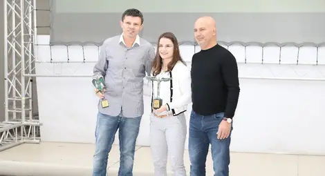 Валентин Гецов връчи на Спортист и Треньор №1 Биляна Дудова и Павел Сяров учредените от Валентин Йорданов награди &bdquo;Спортен Олимп&ldquo;.