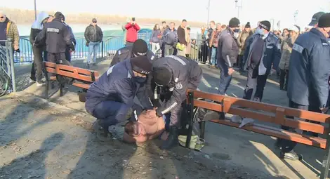 Кандидат да вади кръста влезе в ареста след скандал с полицията Кандидат да вади кръста влезе в ареста след скандал с полицията