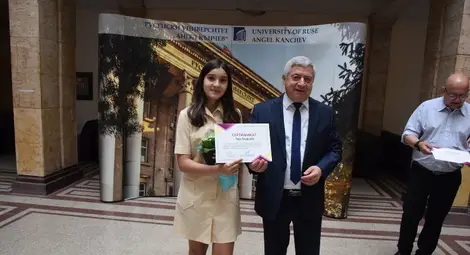 15 деца получиха сертификати за участие в Лятната академия за деца по ботаника в Русенския университет