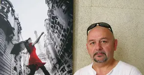 Фотограф се обяснява в любов на Париж в черно-бяло