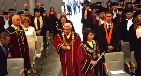 Пълните отличници и първенците на специалности на Випуск 2025 на Русенския университет получиха своите дипломи