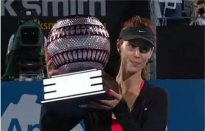 Просълзената Цвети: Мамо, татко, имаме си трофей! Посвещавам титлата на дядо ми! Просълзената Цвети: Мамо, татко, имаме си трофей! Посвещавам титлата на дядо ми!