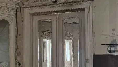 Достолепни врати от паметник на културата в Русе пуснати за продажба в интернет