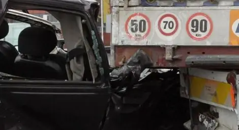 63-годишен мъж загина, след като отне предимство на камион