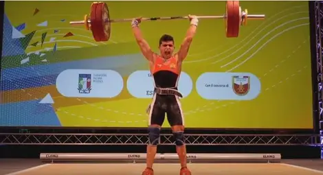 Ангел Русев със златна щанга на европейското за кадети