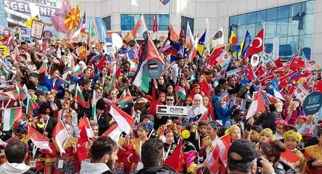 &bdquo;Русчуклийче&ldquo; покори публиката на детски фестивал в турския град Измит