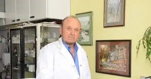 Д-р Димитров в триъгълник между стоматологията, лова и рисуването