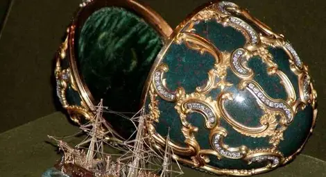 Яйцето или кокошката? За Фаберже отговорът е кристално ясен Яйцето или кокошката? За Фаберже отговорът е кристално ясен