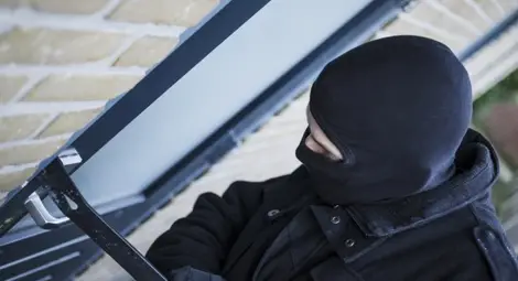 Крадци опитвали да следят хора от опашките пред банките