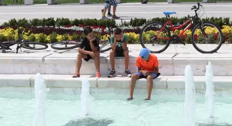 Гореща събота, от неделя валежи и гръмотевични бури