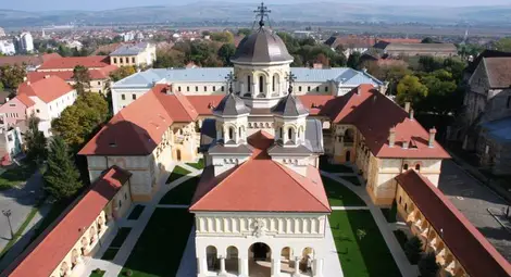 Румъния посреща националния си празник без традиционните тържества