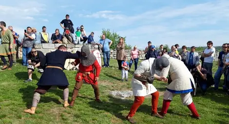 Времето на велики български царе, разцвет и войни оживява в Червенската крепост