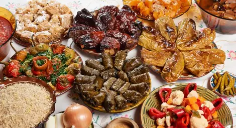 Трапезата на Бъдни вечер не се вдига, солта на масата пази от болести Трапезата на Бъдни вечер не се вдига, солта на масата пази от болести