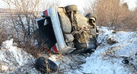 27-годишен без книжка прати баща и двамата му сина в болницата