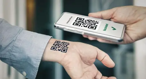 Италианец си татуира QR кода от документа за ваксина срещу COVID-19