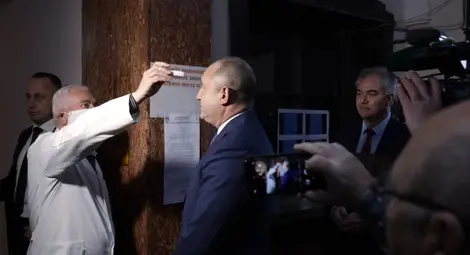 Радев: Имаме капацитета и силите да се справим с тази зараза