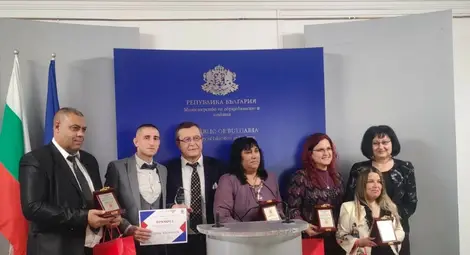 Медиаторът Ивелина Костова с приз „Овластяване на ромската жена“ Медиаторът Ивелина Костова с приз „Овластяване на ромската жена“