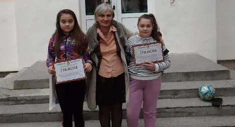 Петокласничка от Ценово с награда  от конкурса &bdquo;Въведение Богородично&ldquo;