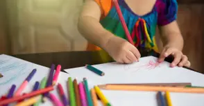 Деца рисуват мръсния въздух