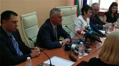 Министър Лукарски отчете: 52 на сто от нередностите - в големите бензиностанции