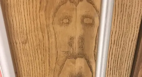 Атеист &bdquo;намери Бог&ldquo; в тоалетната на Икеа