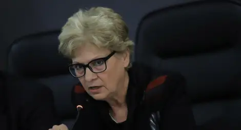 Виолета Комитова - министър на регионалното развитие и благоустройството. Виолета Комитова - министър на регионалното развитие и благоустройството.