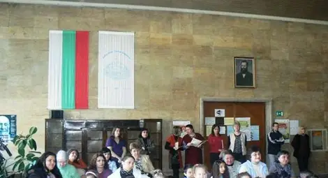 &bdquo;Радост&ldquo; откри Маратона на четенето в библиотеката