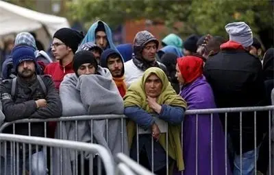 Бежанци плъзнаха по магистрала Тракия, каналджии вземат 1000 евро за 20 км.