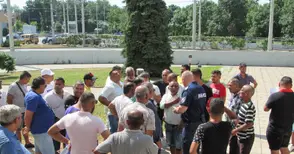 Ромският бизнесмен Върбан Върбанов твърди, че кандидат-депутат стрелял по къщата му