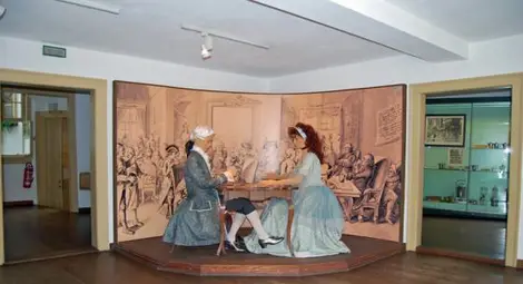 В най-старото кафене в Европа поднасят кафето със сладкиш на 140 години