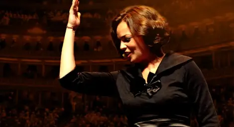 Френско музикално шоу за Едит Пиаф идва в „Арена Русе“ Френско музикално шоу за Едит Пиаф идва в „Арена Русе“