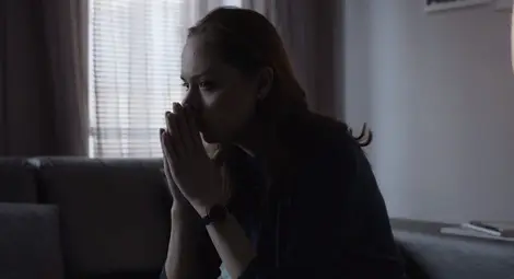 Лора получава злокобен знак в „Братя“ Лора получава злокобен знак в „Братя“