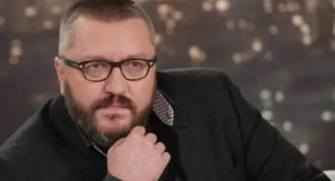 Карбовски преди гостуването на „Крава“: Публиката може да очаква всичко. Но ще получи онова, което й липсва Карбовски преди гостуването на „Крава“: Публиката може да очаква всичко. Но ще получи онова, което й липсва