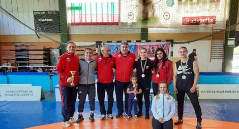 Железните момичета на &bdquo;Юнак&ldquo; завоюваха титлата на държавното по борба в Ловеч