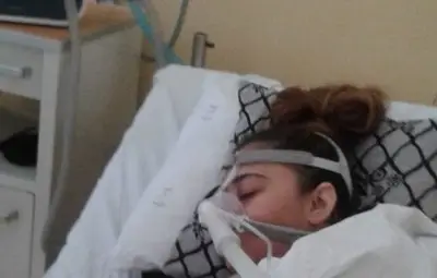 Мария чака помощ, за да може да диша