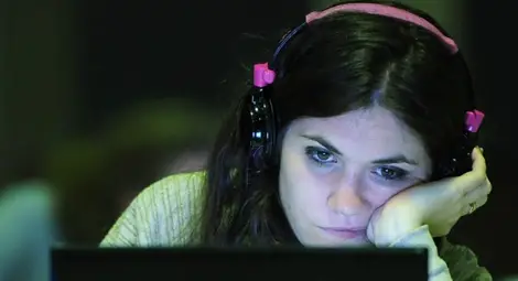 Приятелството с колегите прави хората щастливи