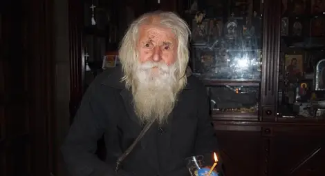Дядо Добри посрещна 101-ия си рожден ден в храма