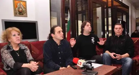 Организаторите на протеста: Ние поемаме функцията на мотора, но ни трябват специалисти за навигатор Организаторите на протеста: Ние поемаме функцията на мотора, но ни трябват специалисти за навигатор