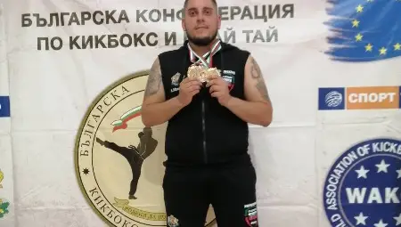 Две титли и още 4 медала за кикбокса в „Цунами“ Две титли и още 4 медала за кикбокса в „Цунами“