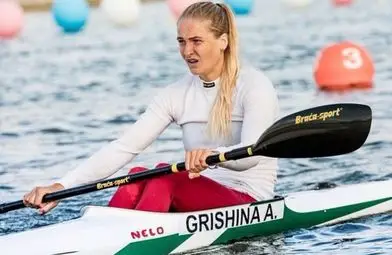 Гришина с първа лодка на отборното в Пловдив Гришина с първа лодка на отборното в Пловдив