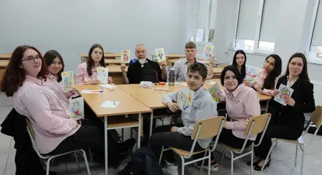 Илия Деведжиев въведе осмокласници в своята &bdquo;Работилница за истории&ldquo;