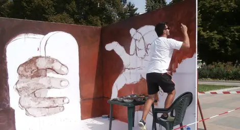Художници рисуват 3D приказки в бели &bdquo;стаи&ldquo; на площада