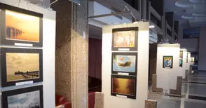 Яна Момчилова подреди първа  фотоизложба в Доходното