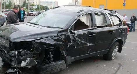 Пенсионер с Волга-21 потроши 12 вносни джипа и лимузини на общинари