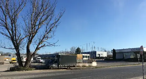 Наследници на Вили Бец правят интелигентен паркинг за тирове до Дунав мост