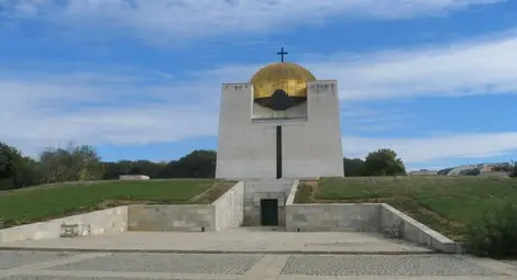 Пантеонът светва в зелено в Деня на донорството
