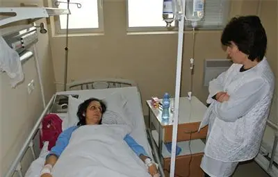 Грабител разкъса далака на лекарка