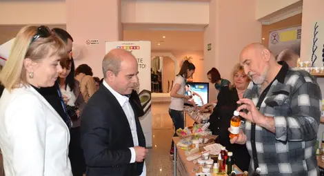 Жива вода и био храни си съперничат с генетичен тест на пръстови отпечатъци