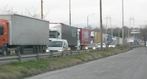 Опашката от ТИР-ове на Дунав мост се стопява